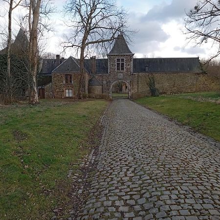 Bed and Breakfast Le Vieux Noyer Nassogne Exterior foto