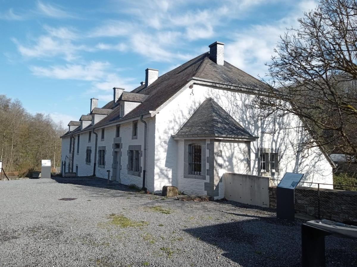 Bed and Breakfast Le Vieux Noyer Nassogne Exterior foto