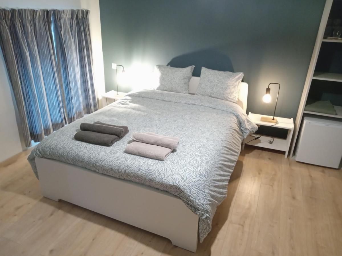 Bed and Breakfast Le Vieux Noyer Nassogne Exterior foto