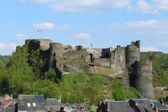 Bed and Breakfast Le Vieux Noyer Nassogne Exterior foto